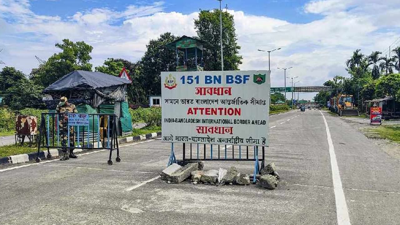 India bolsters border security amid tense relation with Bangladesh India bolsters border security amid tense relation with Bangladesh