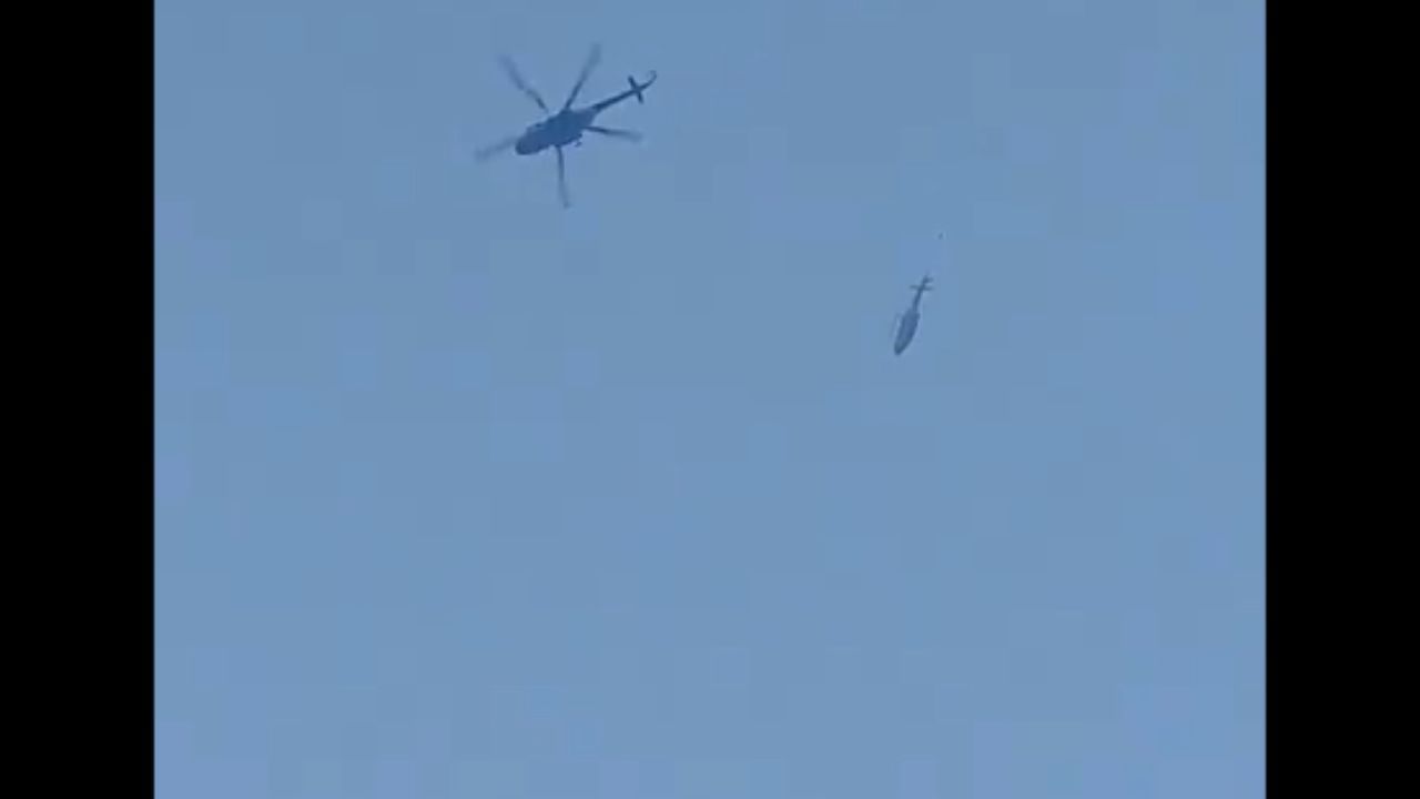 WATCH| Defective helicopter falls mid-air after towing rope snaps in Uttarakhand’s Kedarnath