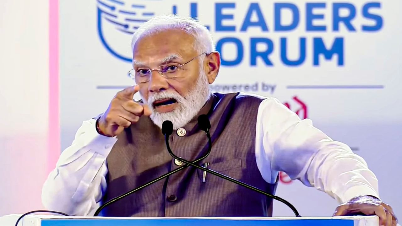 PM Narendra Modi promises reforms, stable policy regime to investors PM Narendra Modi promises reforms, stable policy regime to investors