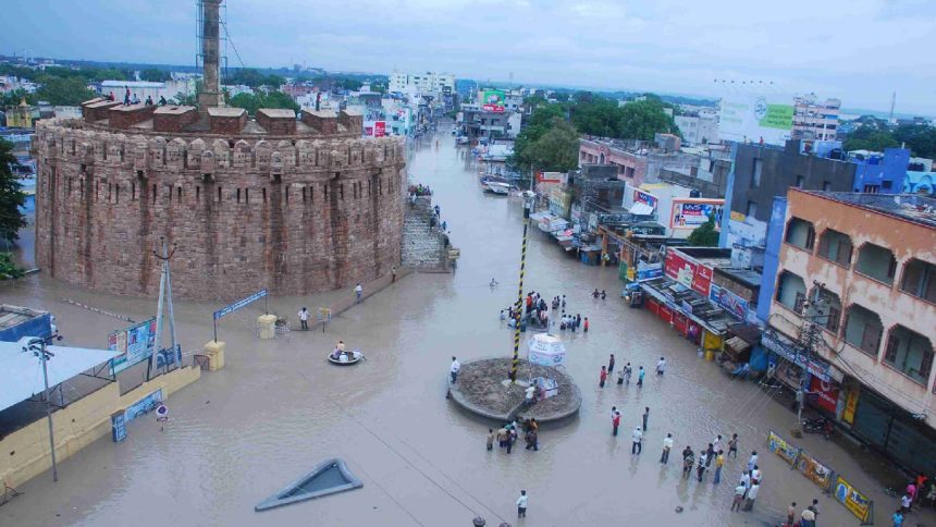 Andhra Pradesh, Telangana witness weather fury, 8 killed in landslides | Check forecast ahead