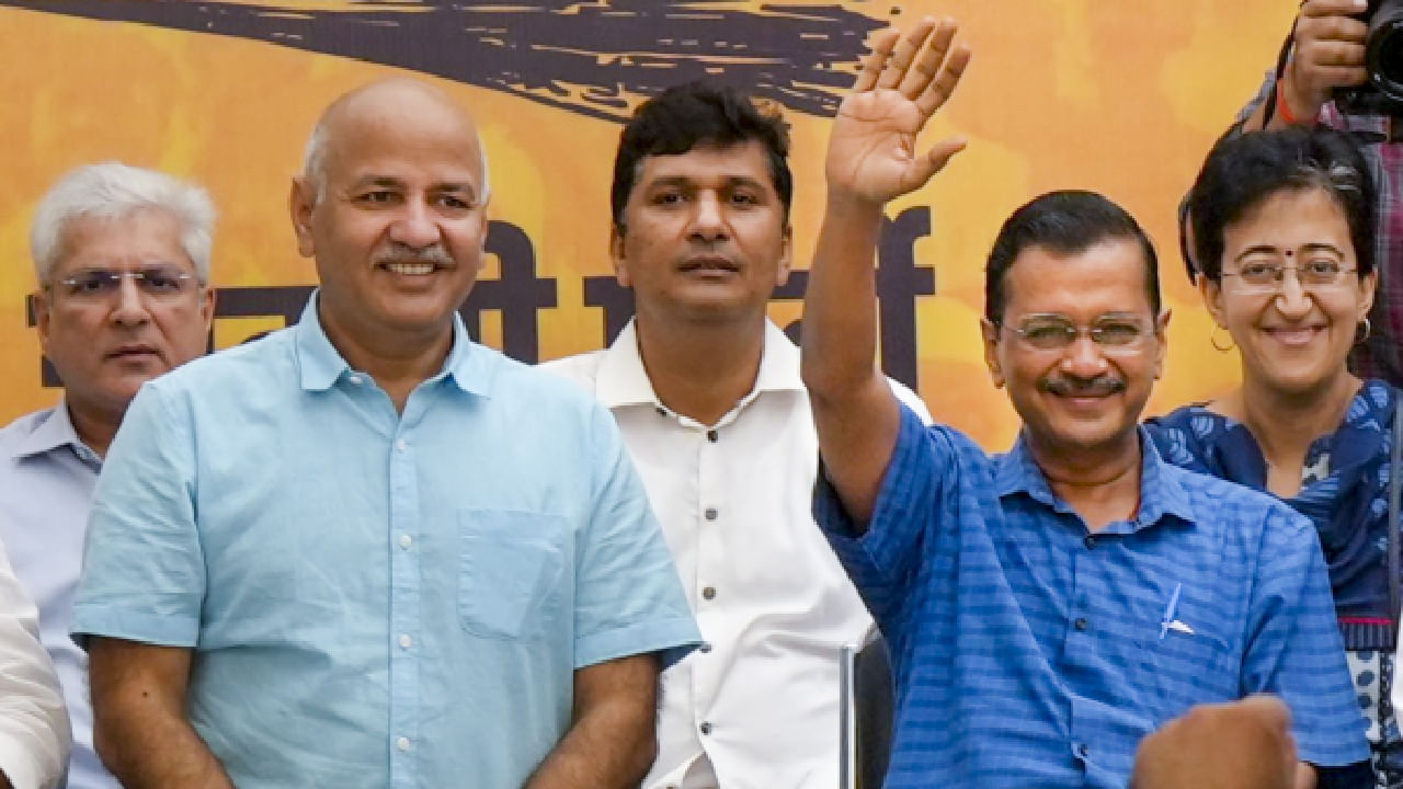 Arvind Kejriwal Resign News LIVE | AAP to name new Delhi CM at noon, MLA meeting soon