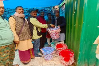 To save Pilgrims from drowning in Badrinath, BKTC provides buckets/mugs to priests