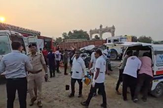 Gujarat: 7 killed in high speed collision between car, trailer truck in Himmatnagar