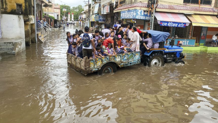 Weather update today: Moderate rains predicted in UP, Uttarakhand throught the week 1 Weather update today: Moderate rains predicted in UP, Uttarakhand throught the week