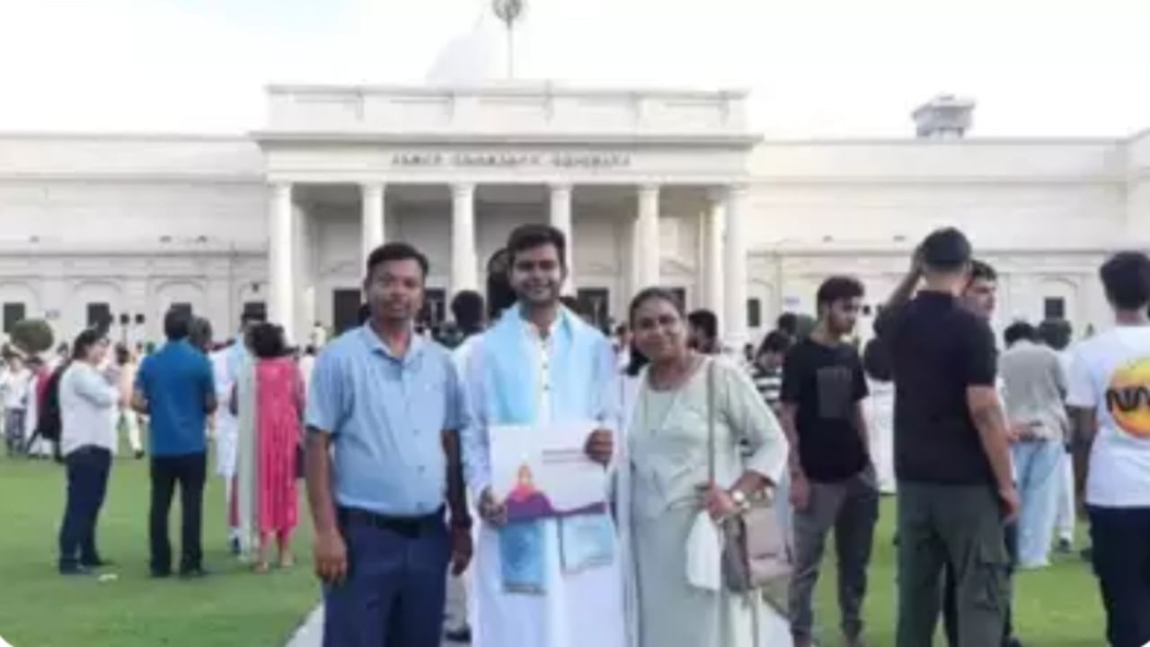 IIT graduate missing since Kedarnath cloudburst, father desperately searches for son IIT graduate missing since Kedarnath cloudburst, father desperately searches for son