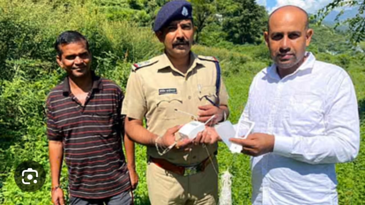 Korean electronic device descends from sky in Uttarakhand’s Tehri, Panic prevailed Korean electronic device descends from sky in Uttarakhand’s Tehri, Panic prevailed