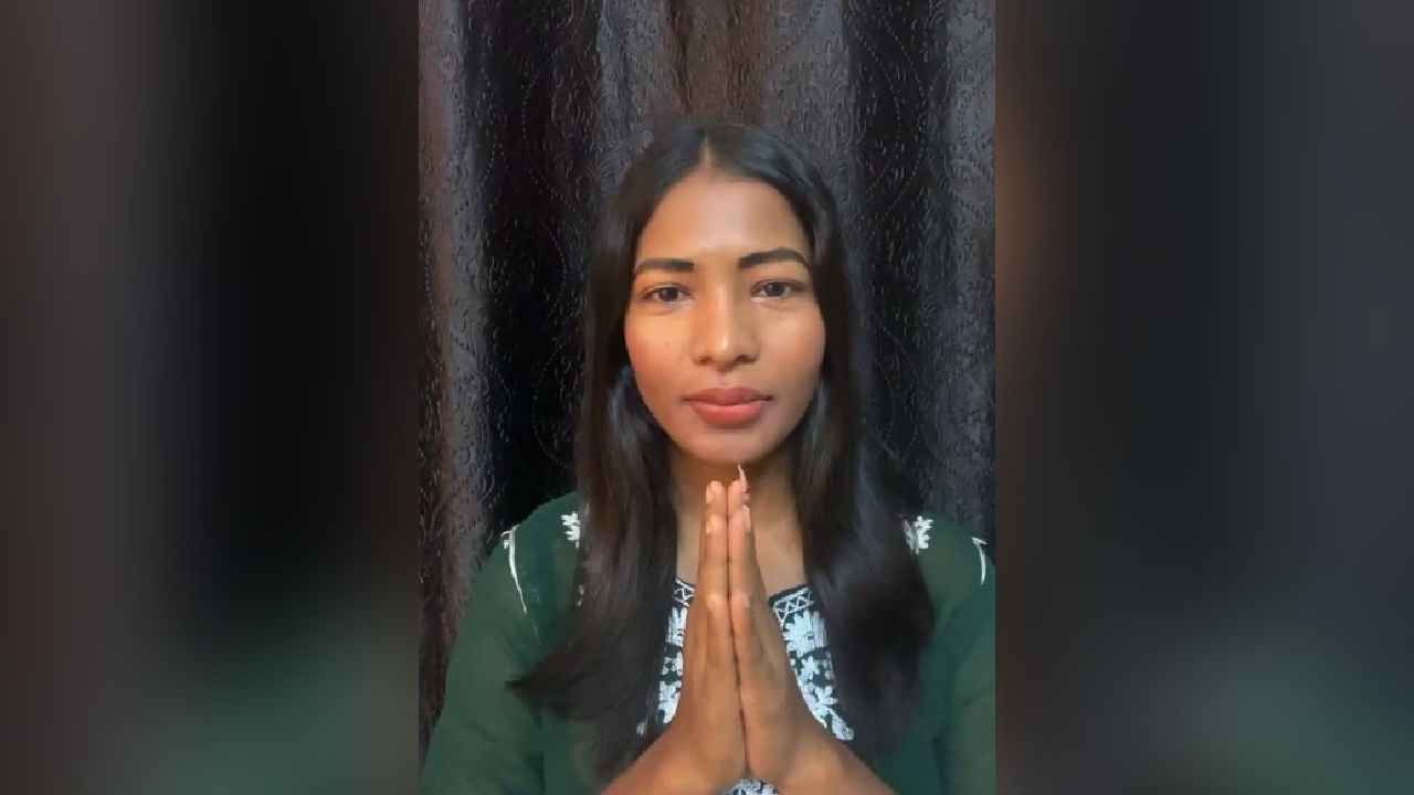 Indore girl apologises over viral video of roaming in revealing clothes after outrage Indore girl apologises over viral video of roaming in revealing clothes after outrage