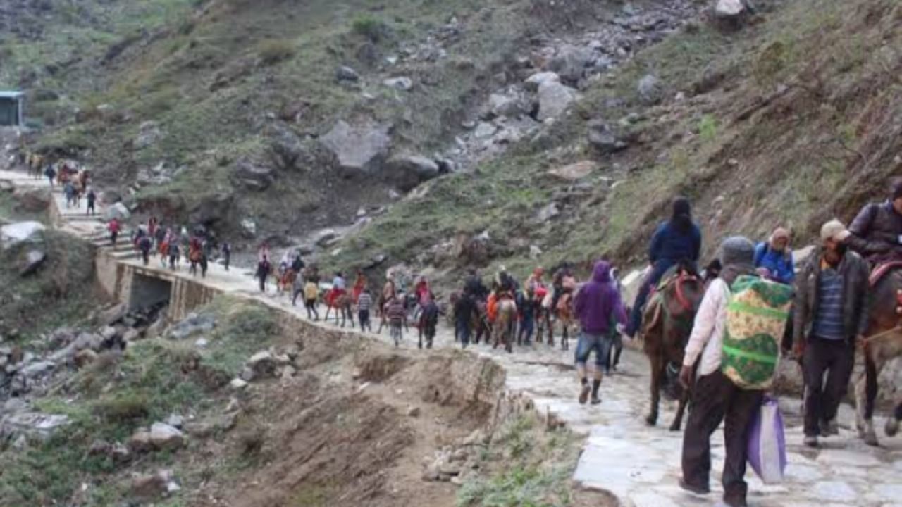Kedarnath trek to become one-way, revival of old Rambada-Garudchatti route underway Kedarnath trek to become one-way, revival of old Rambada-Garudchatti route underway