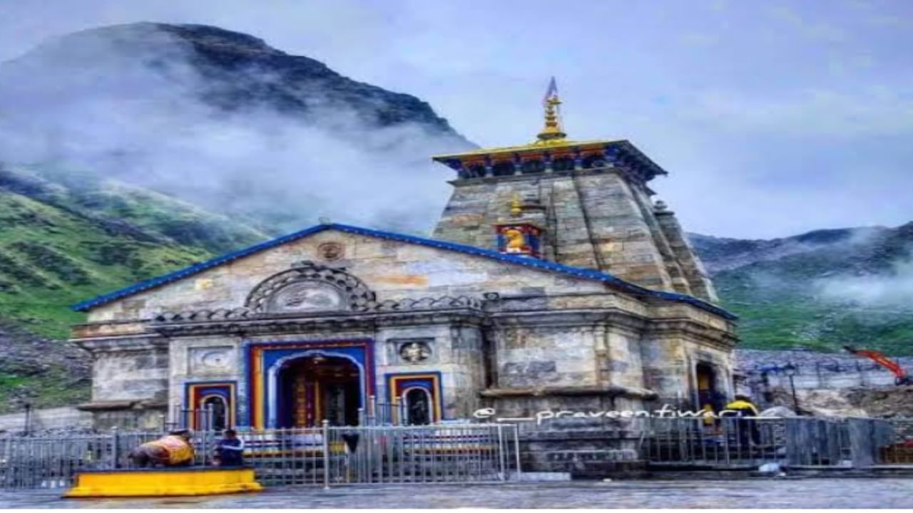 Kedarnath pilgrims to wear helmets in danger zones as safety measures intensify Kedarnath pilgrims to wear helmets in danger zones as safety measures intensify