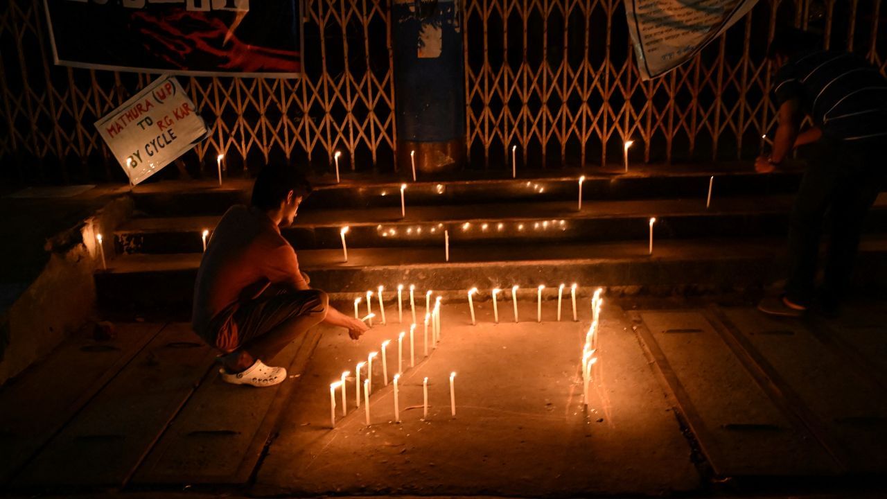 RG Kar Medical College rape and murder: Police tried to bribe us, claim victim’s parents RG Kar Medical College rape and murder: Police tried to bribe us, claim victim’s parents