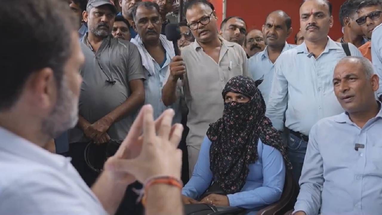 Watch: Rahul Gandhi highlights plight of Delhi bus drivers, conductors; shares video of ride Watch: Rahul Gandhi highlights plight of Delhi bus drivers, conductors; shares video of ride