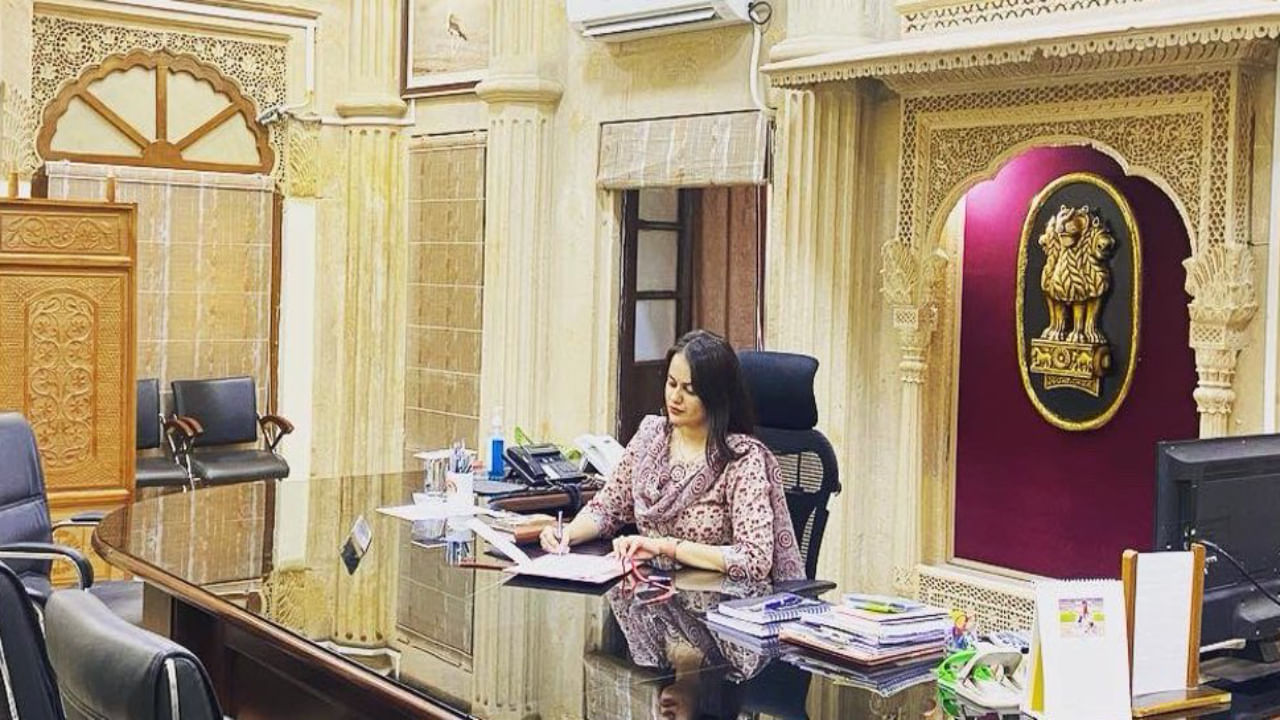 Rajasthan: Tina Dabi, her husband Pradeep Gawande among 108 IAS officers transferred Rajasthan: Tina Dabi, her husband Pradeep Gawande among 108 IAS officers transferred