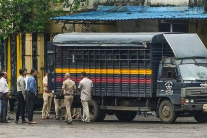 Badlapur encounter: Cop who shot rape accused once stared at dismissal from service