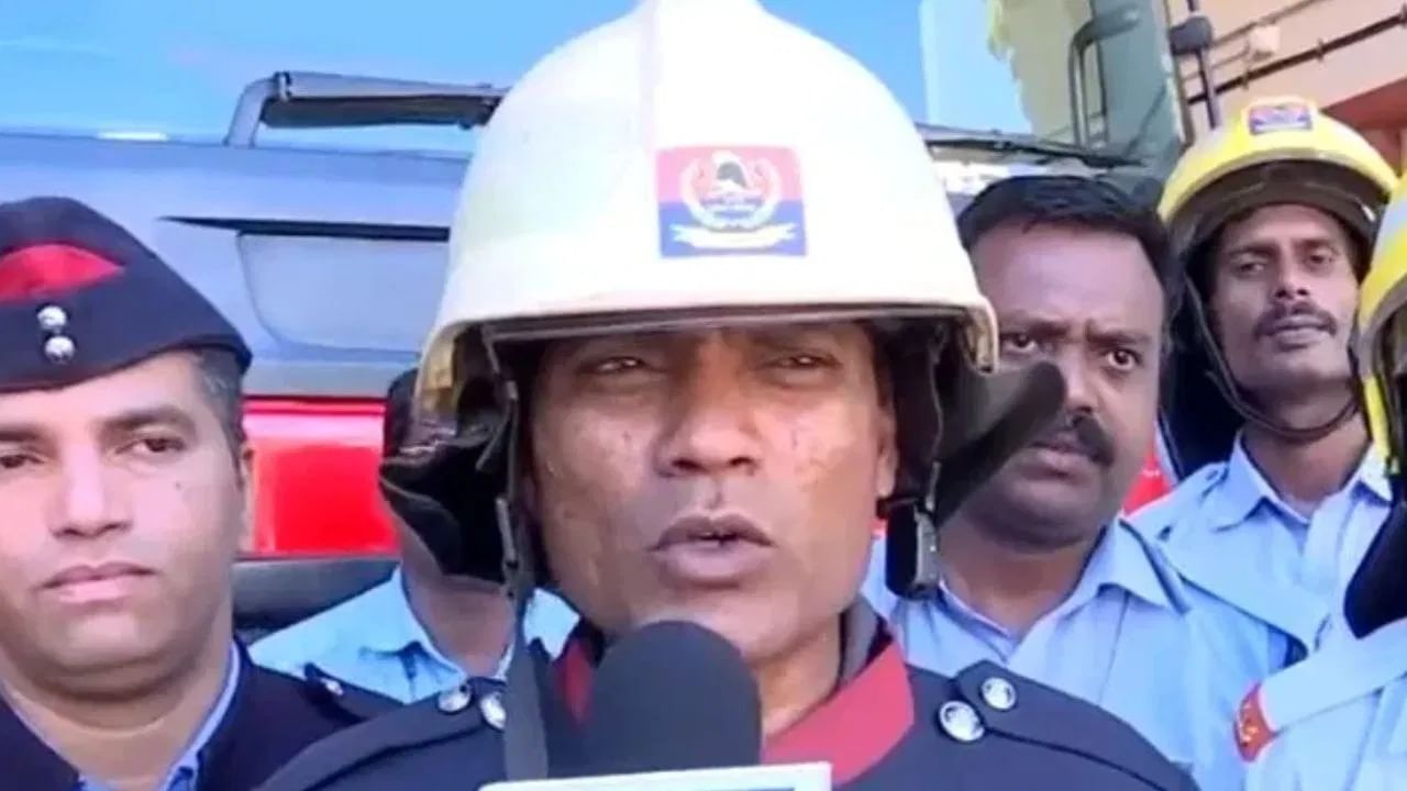 Four workers killed, two injured in glass factory accident in Pune Four workers killed, two injured in glass factory accident in Pune