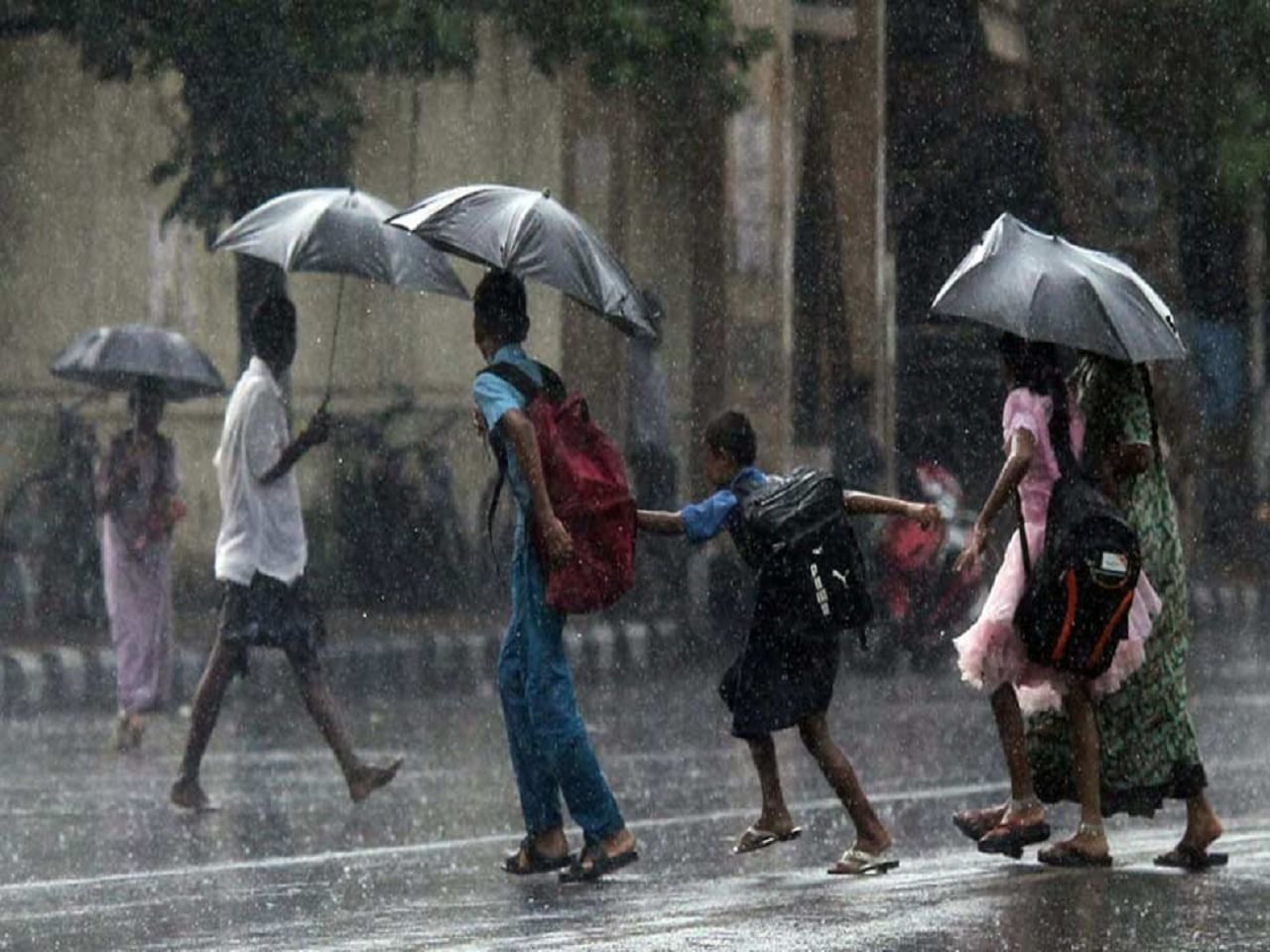 IMD weather forecast: Rain may continue to batter Gujarat, Rajasthan, Andhra Pradesh, other states IMD weather forecast: Rain may continue to batter Gujarat, Rajasthan, Andhra Pradesh, other states