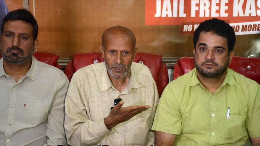 As Er Rasheed calls to delay govt formation in JK until statehood, Omar raises doubts