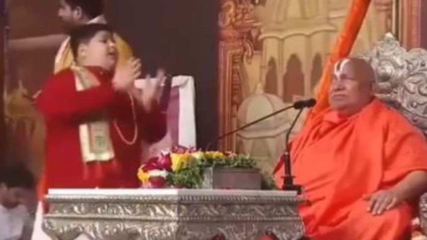 Abhinav Arora | Swami Rambhadracharya asks ‘Bal Sant Baba’ to get off stage in video