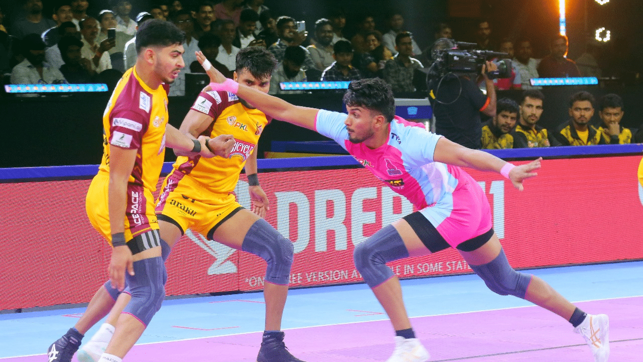 PKL: Arjun Deshwal continues terrific run to dismantle Pawan Sehrawat’s Telugu Titans PKL: Arjun Deshwal continues terrific run to dismantle Pawan Sehrawat’s Telugu Titans