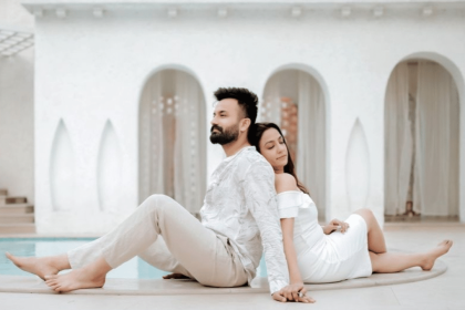 Perfect couple poses for your Karwa Chauth photoshoot