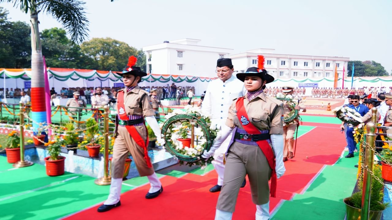 CM Dhami pays tributes to police/ Paramilitary martyrs on Police Commemoration Day