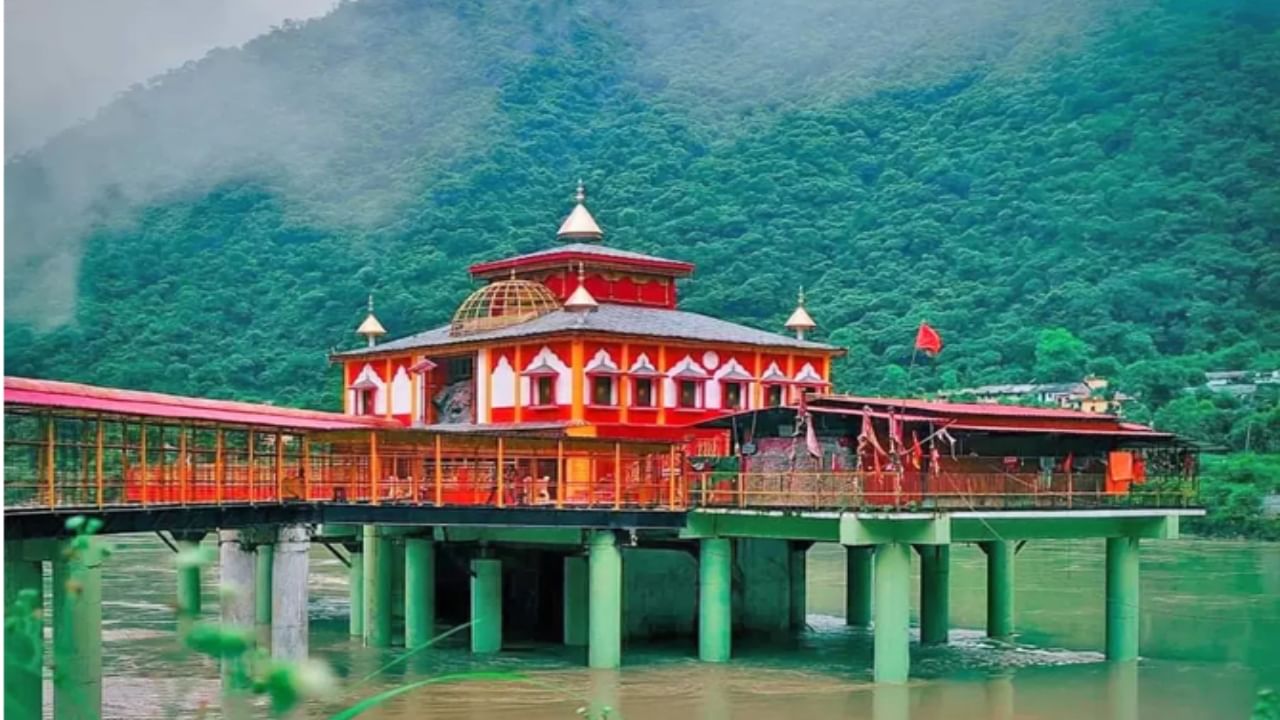 Mystic transformation: Uttarakhand’s Dhari Devi temple idol changes form thrice daily