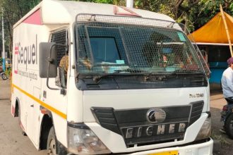 Gold haul worth Rs 138 crore seized from tempo in Pune, probe on