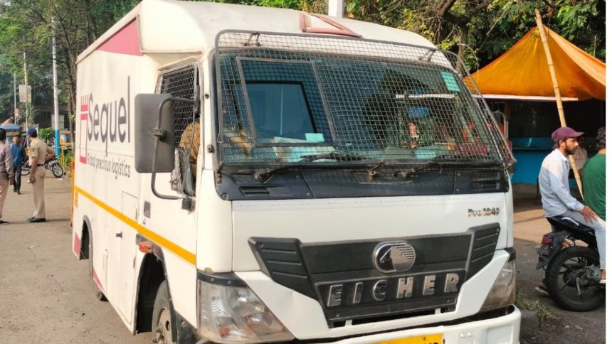 Gold haul worth Rs 138 crore seized from tempo in Pune, probe on 1 Gold haul worth Rs 138 crore seized from tempo in Pune, probe on