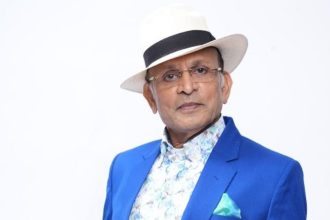 Hindu coach’s identity changed in Shah Rukh Khan Chak De! India, alleges Annu Kapoor