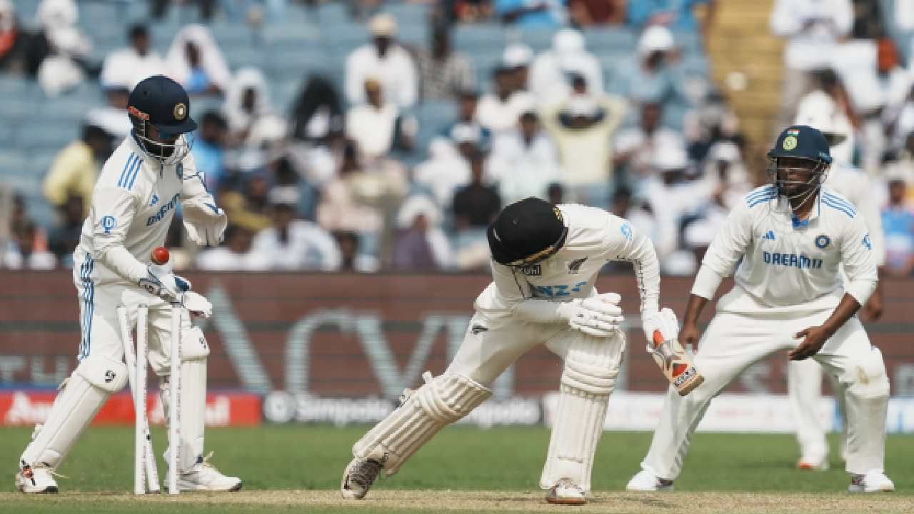 WATCH: Washington Sundar bowls two dream deliveries to send netizens into meltdown WATCH: Washington Sundar bowls two dream deliveries to send netizens into meltdown