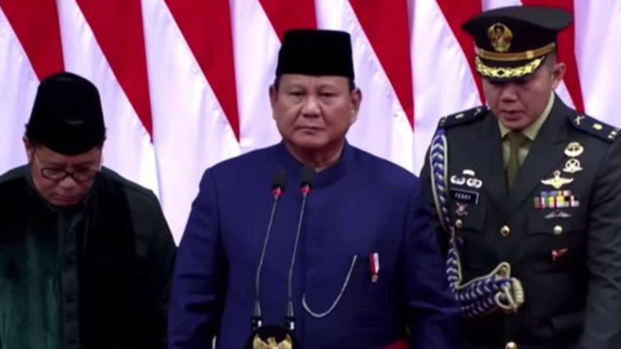 Ex-defence minister Prabowo Subianto takes oath as Indonesia’s eighth president Ex-defence minister Prabowo Subianto takes oath as Indonesia’s eighth president