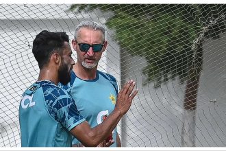 Pakistan strip coach Gillespie, captain Masood from Test team selection role
