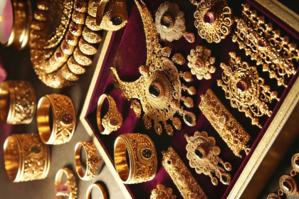 Best Karwa Chauth gift in gold for your wife: Timeless jewellery pieces