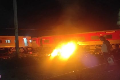 Darbhanga Express collides with freight train in Tamil Nadu, two bogies ablaze