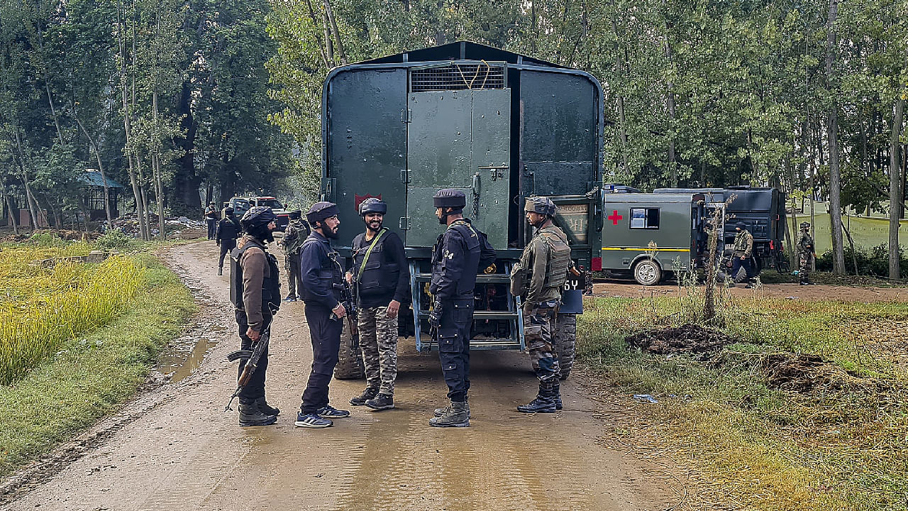 Jammu and Kashmir: Army jawan killed, 8 injured as vehicle falls into gorge in Kulgam