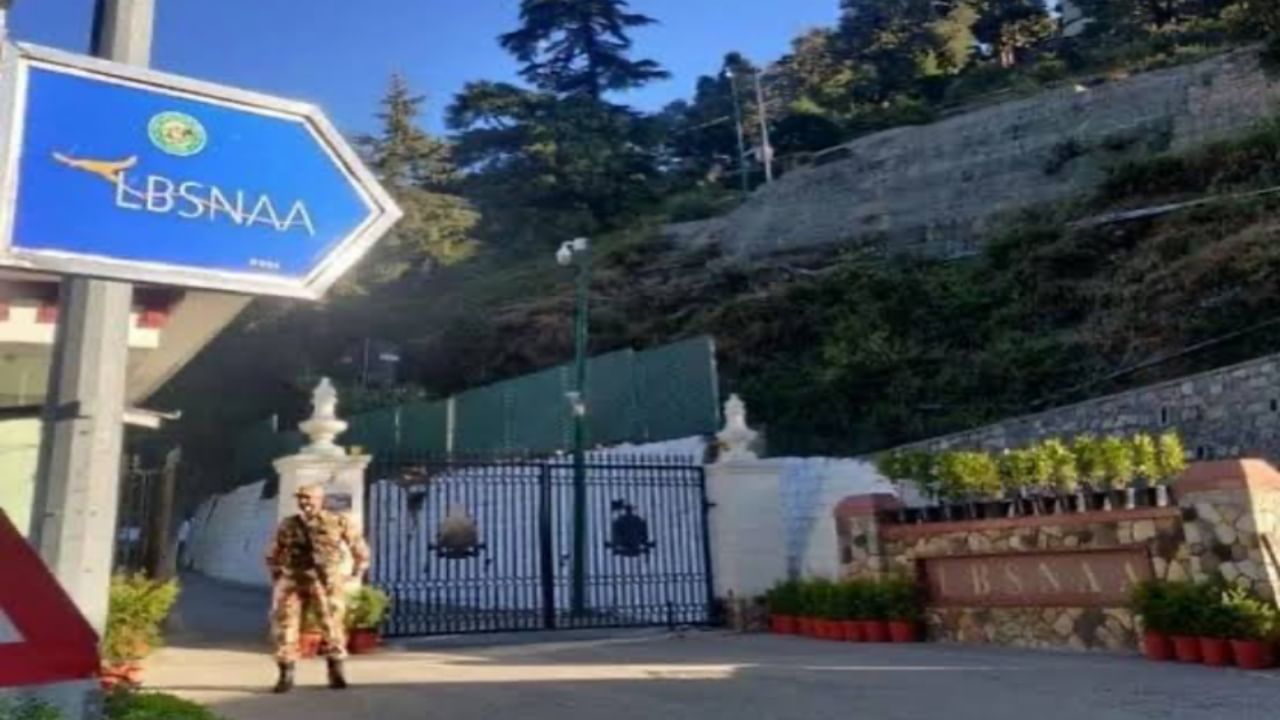 Young man dressed up in woman attire commits suicide in Mussoorie IAS academy