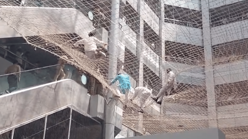 Maharashtra deputy speaker ‘jumps’ from third floor of mantralaya building | WATCH | India News