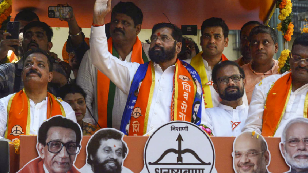 Maharashtra polls: Rebels pose headache as BJP, Congress drop maximum sitting MLAs Maharashtra polls: Rebels pose headache as BJP, Congress drop maximum sitting MLAs