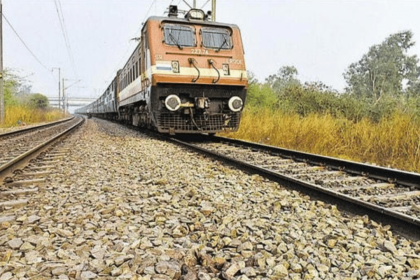 Major train accident averted in Bihar; Vaishali Express passes over broken track