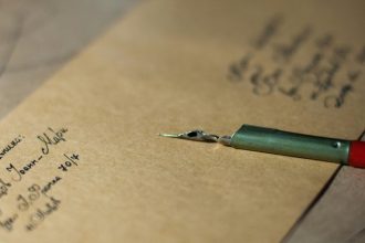 ‘I hate to do’: Man gives a letter to wife of 11 years, it had an unexpected ending