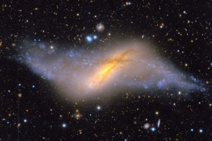 Subaru Telescope captures polar ring galaxy