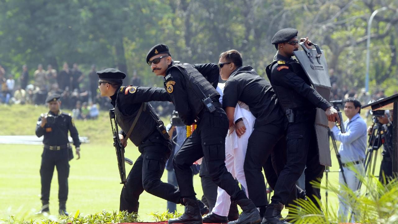 Centre orders withdrawal of NSG commandos from VIP security, CRPF to take charge Centre orders withdrawal of NSG commandos from VIP security, CRPF to take charge