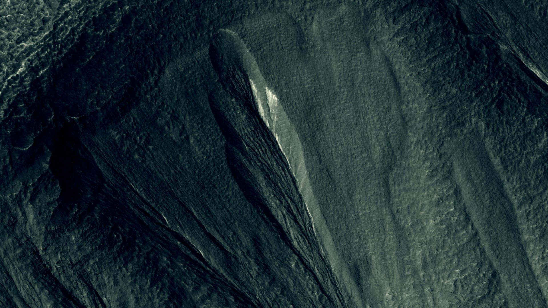Life could exist in pools of liquid water beneath melting ice on Mars Life could exist in pools of liquid water beneath melting ice on Mars