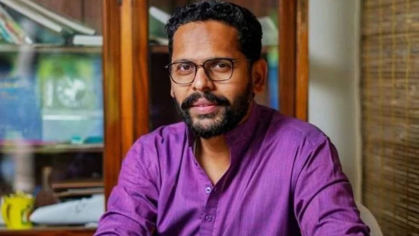 Kerala: Dr P Sarin, IT cell head of Congress sacked for ‘anti-party’ activities 1 Kerala: Dr P Sarin, IT cell head of Congress sacked for ‘anti-party’ activities