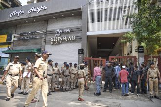 ‘Felt as if cracker exploded on feet’: Man hit by bullet during Baba Siddique firing