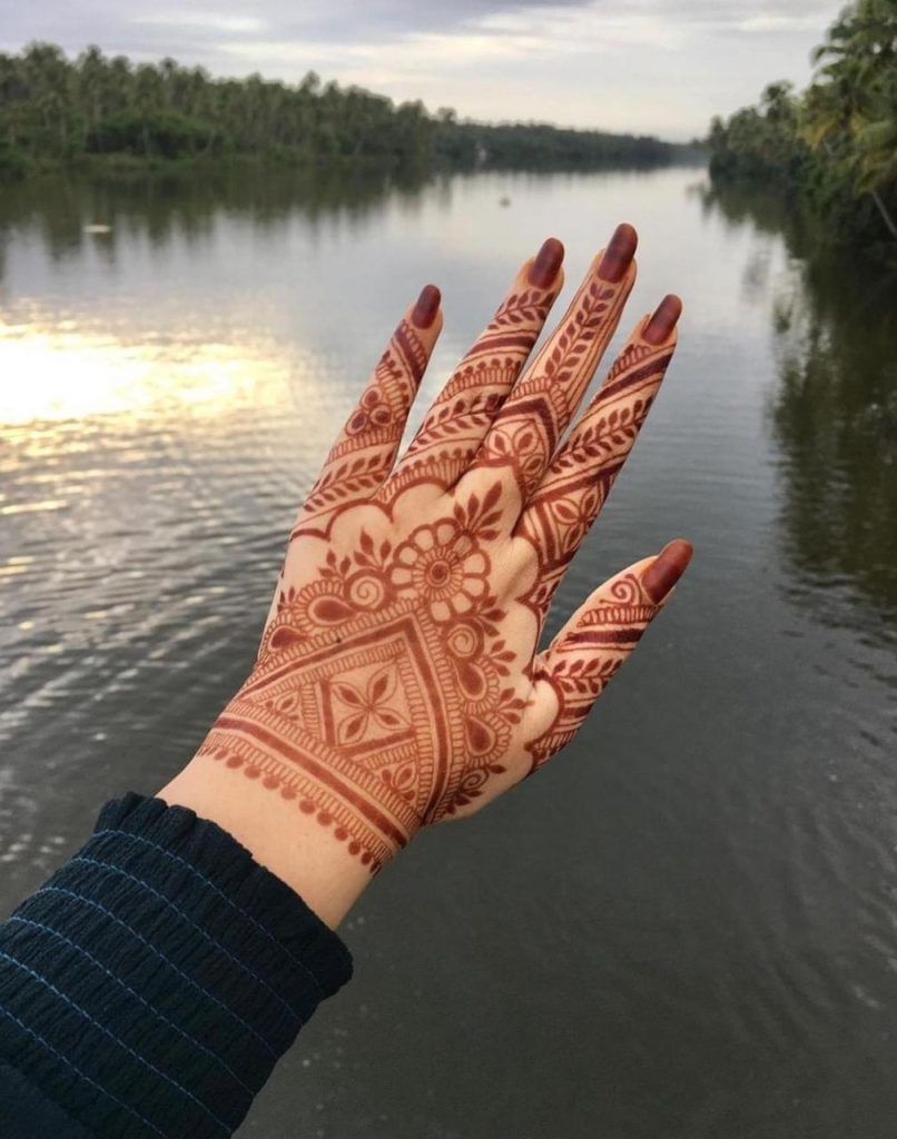 back hand mehndi design, stylish mehndi design