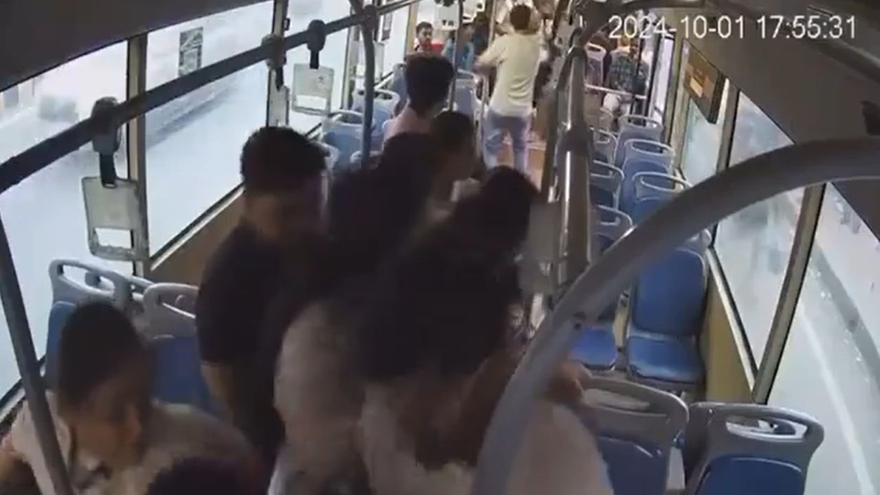 Bengaluru: Bus conductor gets stabbed after he tells man to stand away from doors