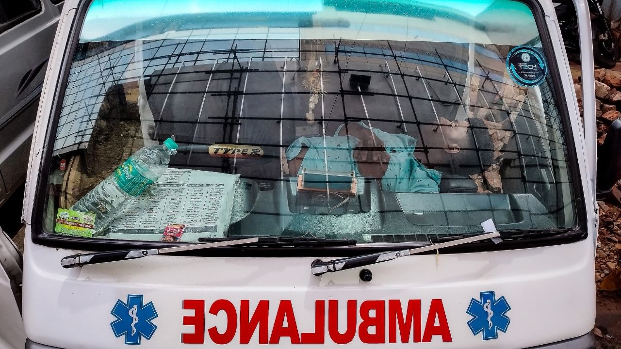 Hyderabad: Blind parents live with dead son for four days; no foul play suspected