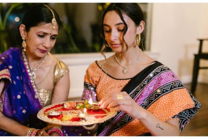 Using contact lenses this Diwali? Expert shares eye care tips during festive season