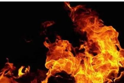 Fire breaks out at cracker shop in Hyderabad, woman injured