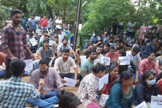 TSPSC Group-1 aspirants protest demanding reschedule of exams